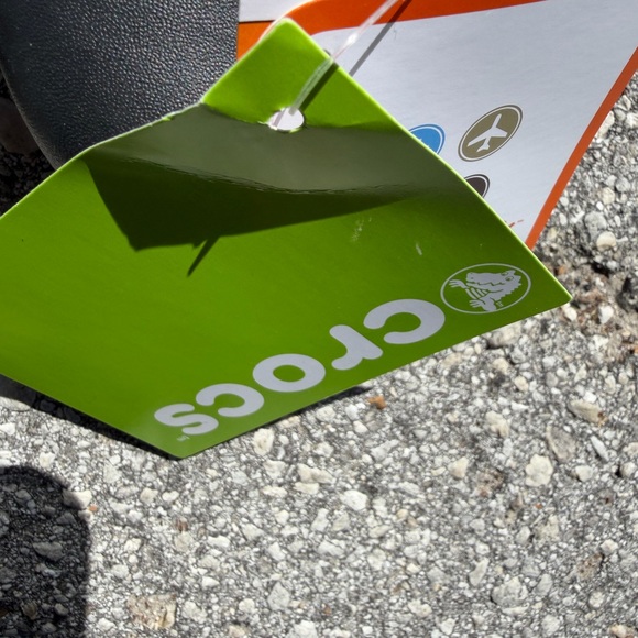 CROCS Kadee Black Women's Slip On/Work Flat. Size 7 NWT - Picture 2 of 10